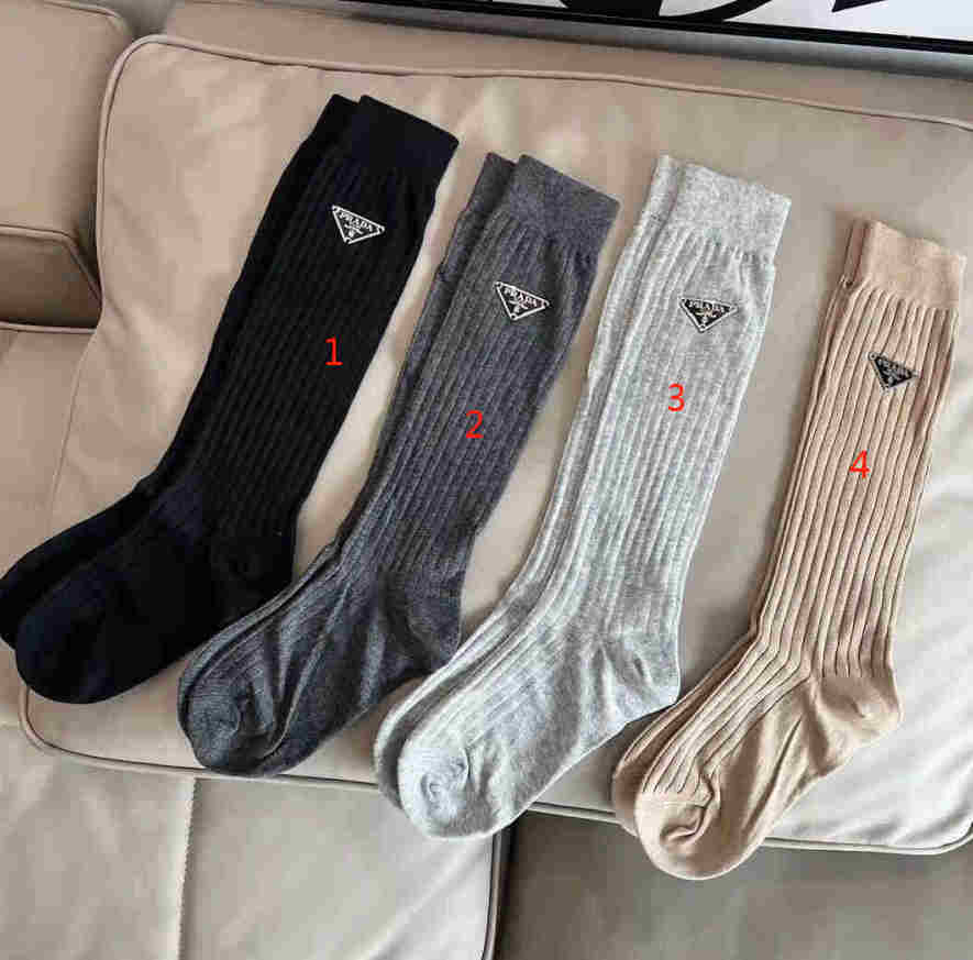 PC466 Prada  Socks