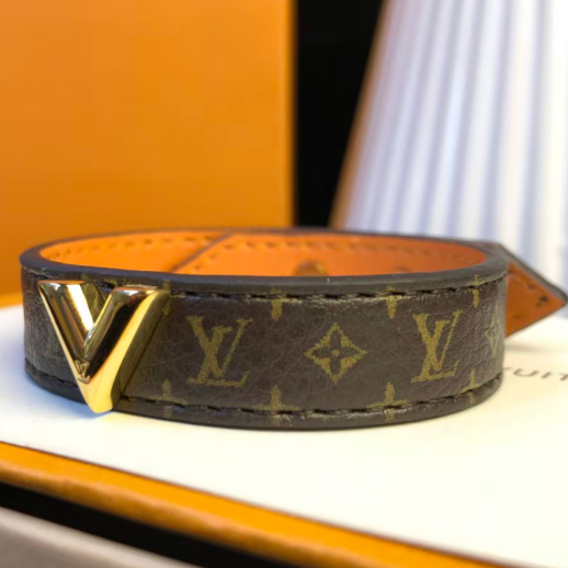 JR310 LV bracelet original quality