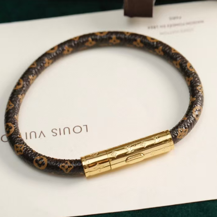 JR311 LV bracelet original quality