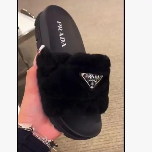 WSS013 Prada Slipper  original quality