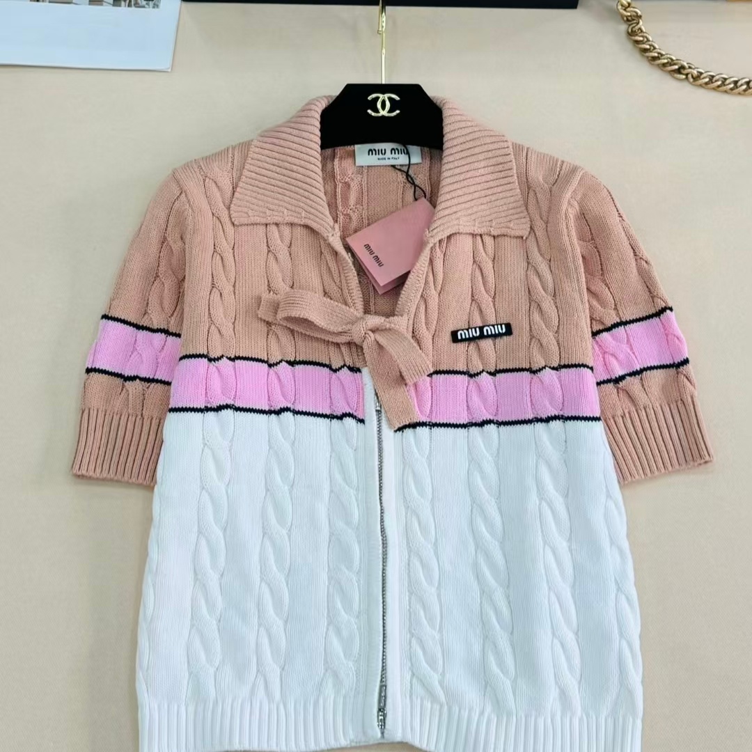 CL156  MIUMIU knitted sweater