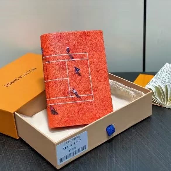 BB601 LV real leather Passport holder with box