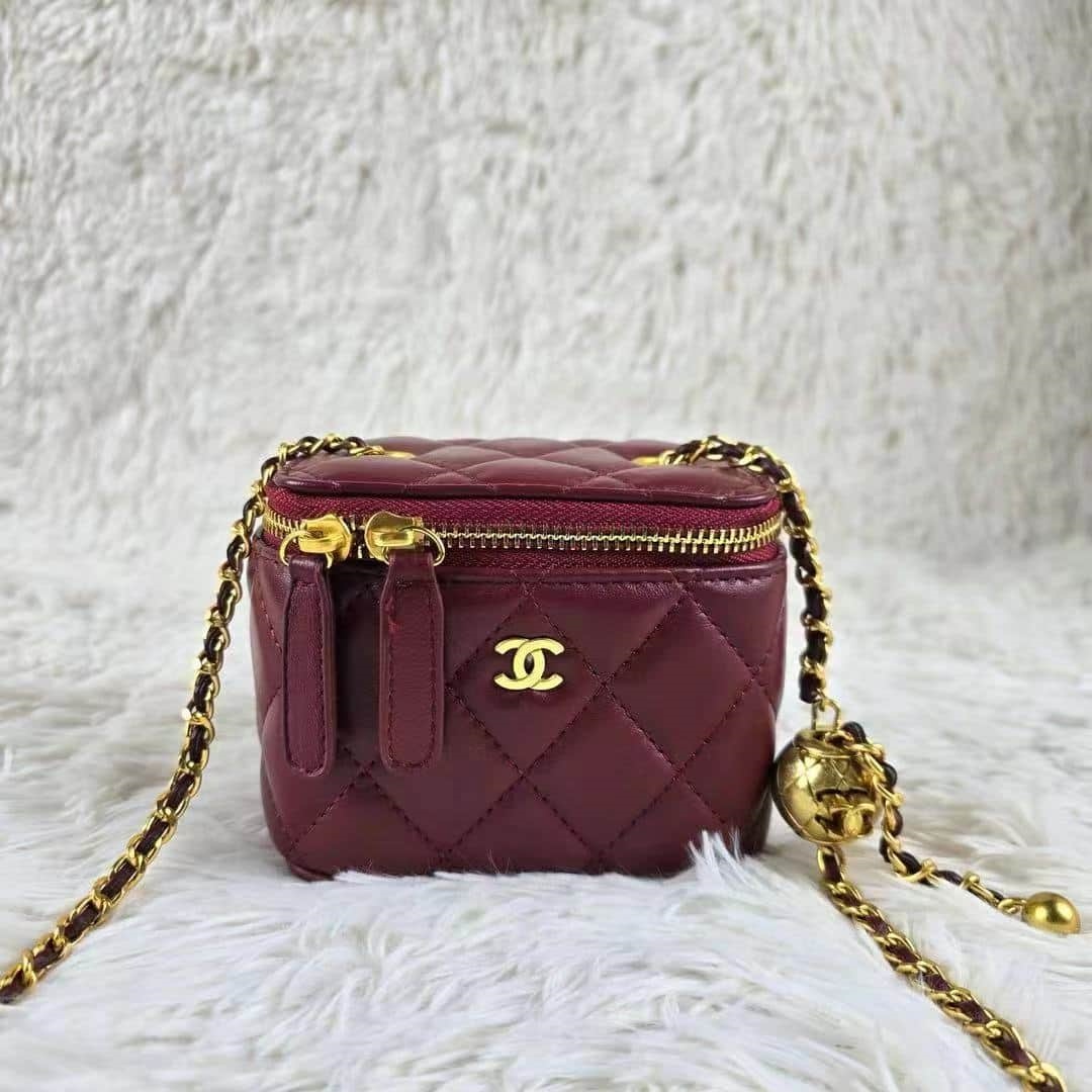 BB588  Chanel   bag genuineleather Genuine leather