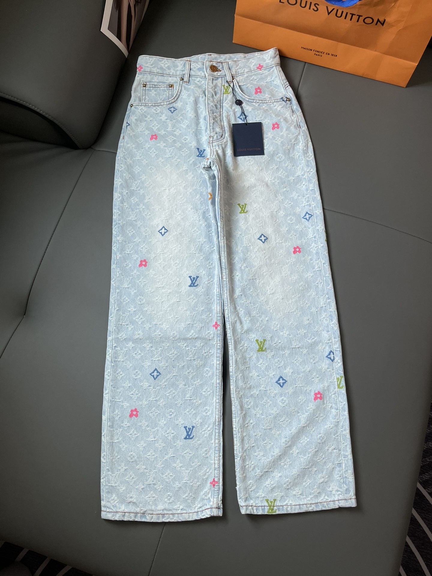 BEI 215 Lv    hearts  Luxury Brand Jeans