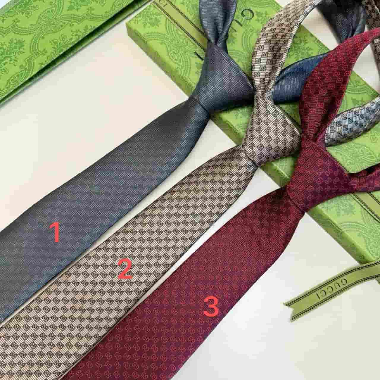 T 098 Gucci  men's tie