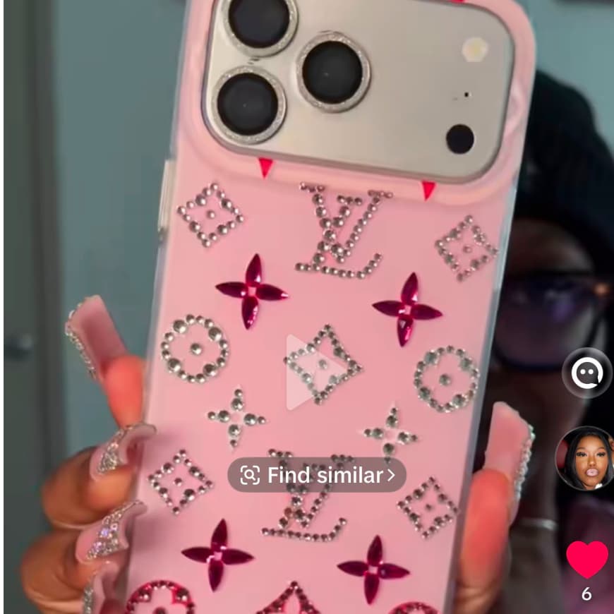 PC1153 LV   Hearts Phone  Case with chain with chain iPhone 17promax 16 15 14 iPhone case