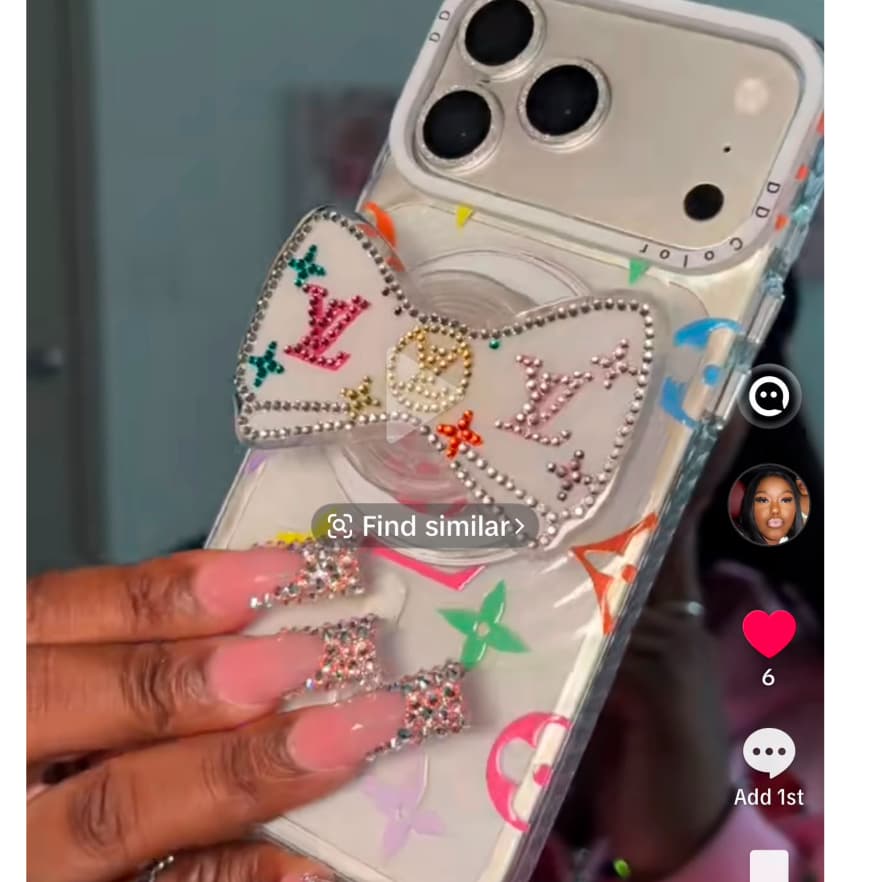 PC1154 LV   Hearts Phone  Case with chain with chain iPhone 17promax 16 15 14 iPhone case