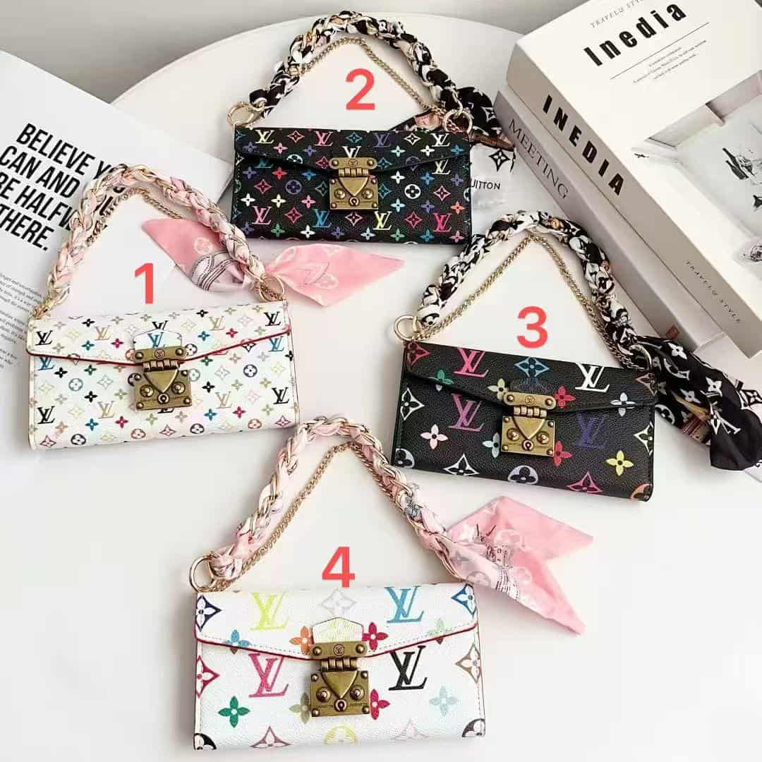 PC1155 LV   Hearts Phone  Case with chain with chain iPhone 17promax 16 15 14 iPhone case