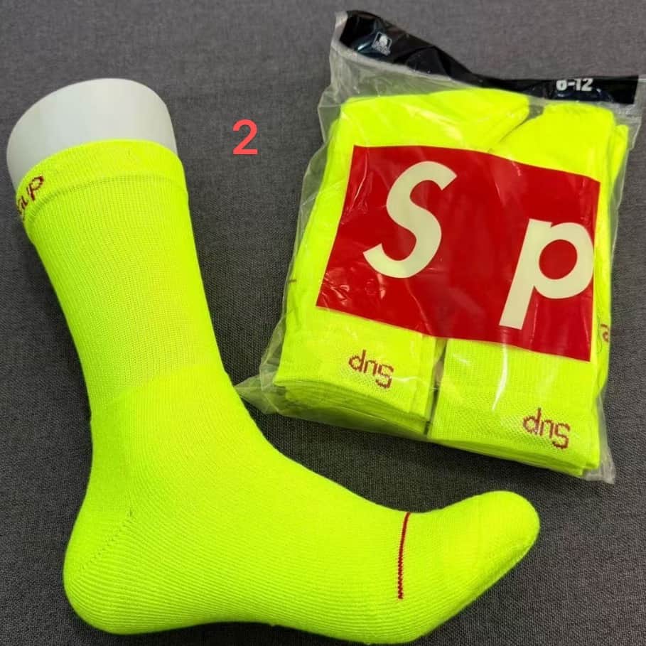 BB071 Supreme each bag , have 4 pairs