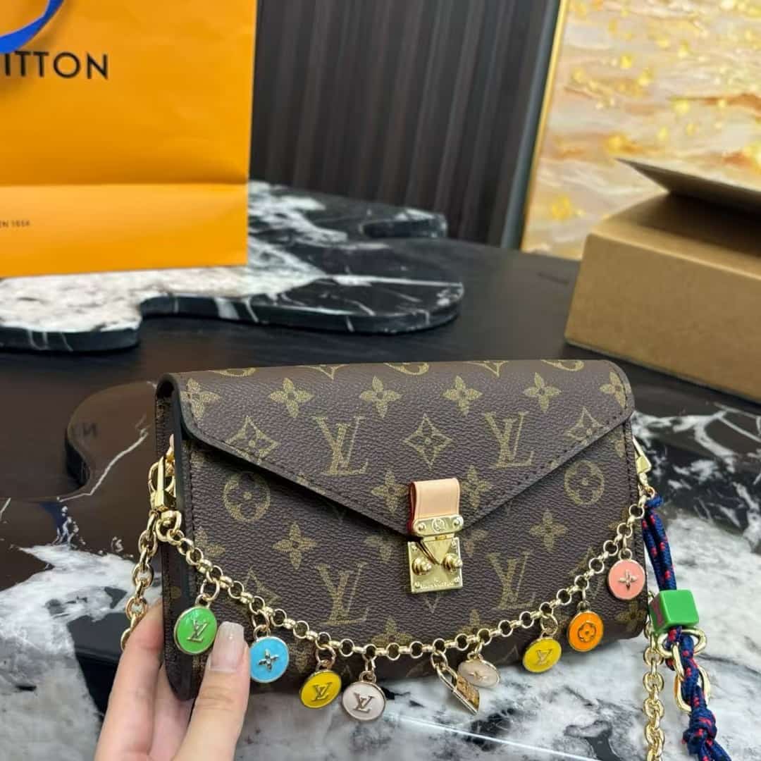BB806 LV Bag